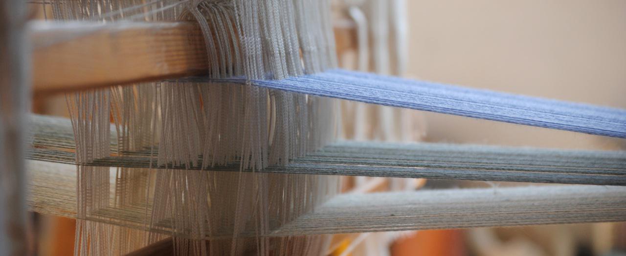 Del fil al teixit: muntar un teler